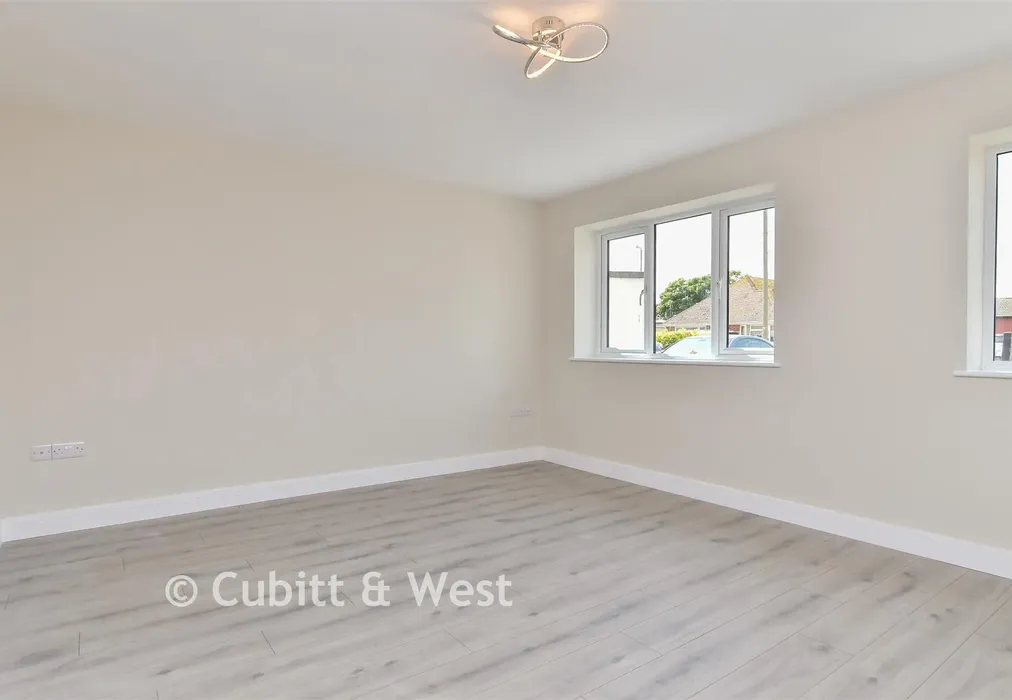 Lounge - Slindon Avenue, Peacehaven, East Sussex - Wards of Kent