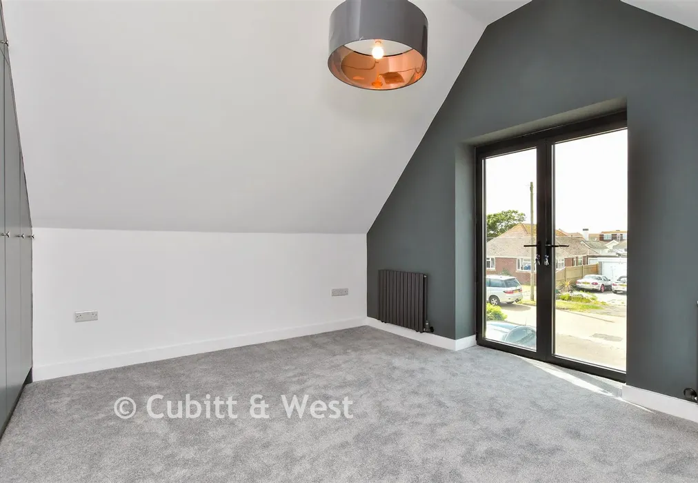 Bedroom 1 - Slindon Avenue, Peacehaven, East Sussex - Wards of Kent