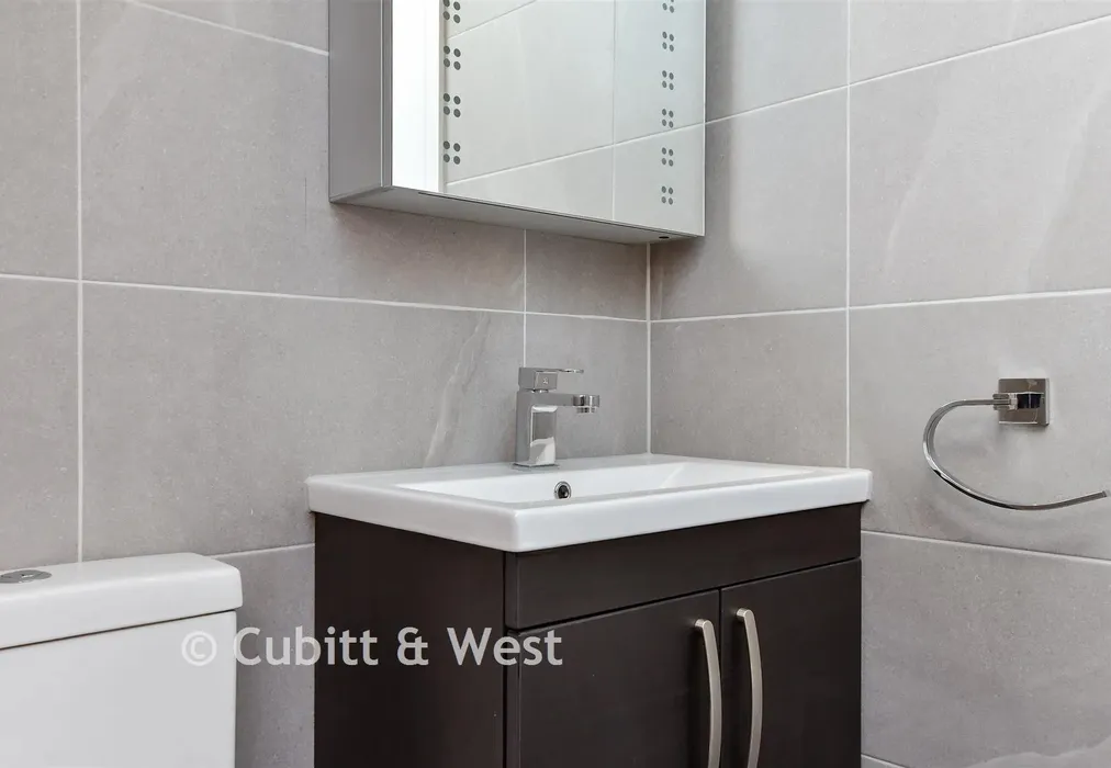 Internal Lifestyle Photograph - Slindon Avenue, Peacehaven, East Sussex - Wards of Kent
