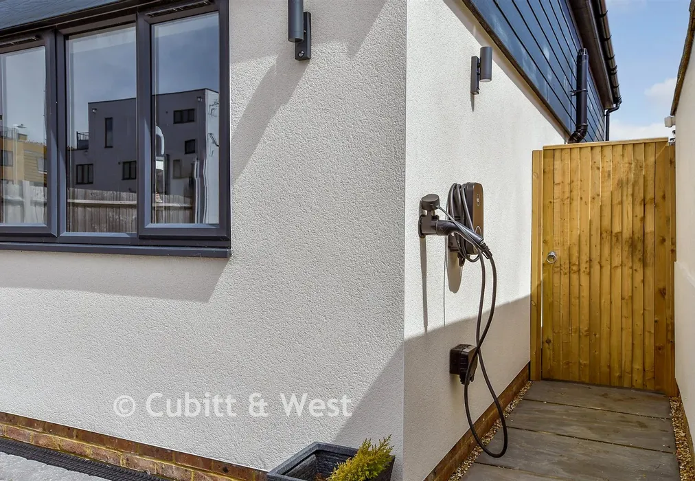 External Feature - Slindon Avenue, Peacehaven, East Sussex - Wards of Kent