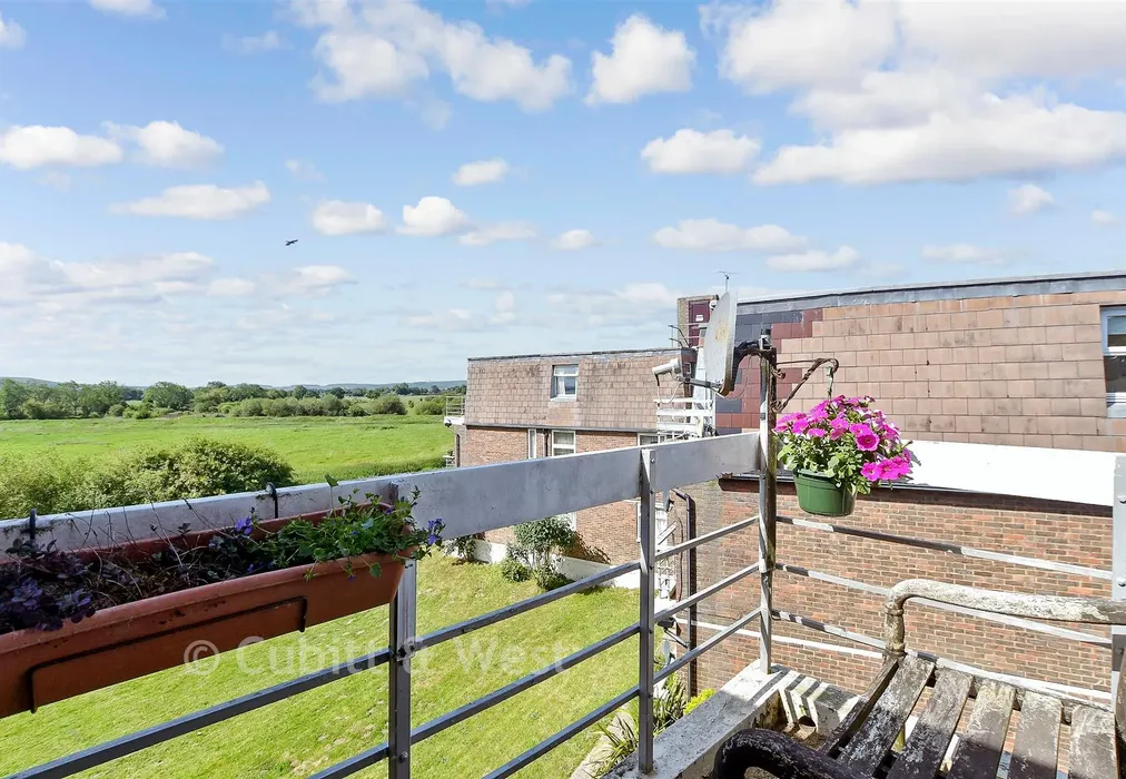 Balcony / Terrace - Station Road, Pulborough, West Sussex - Wards of Kent