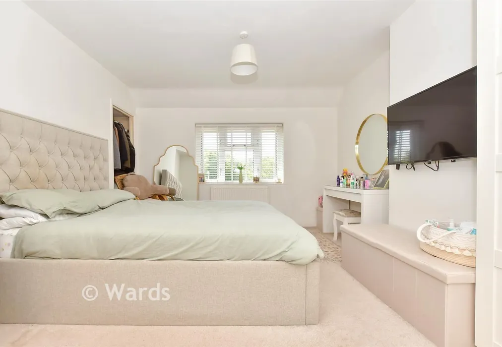 Bedroom 1 - Knights Way, Dover, Kent - Wards of Kent