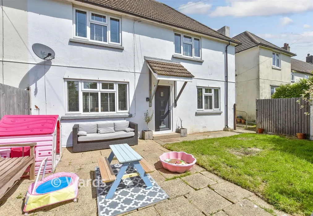 Front Garden - Knights Way, Dover, Kent - Wards of Kent