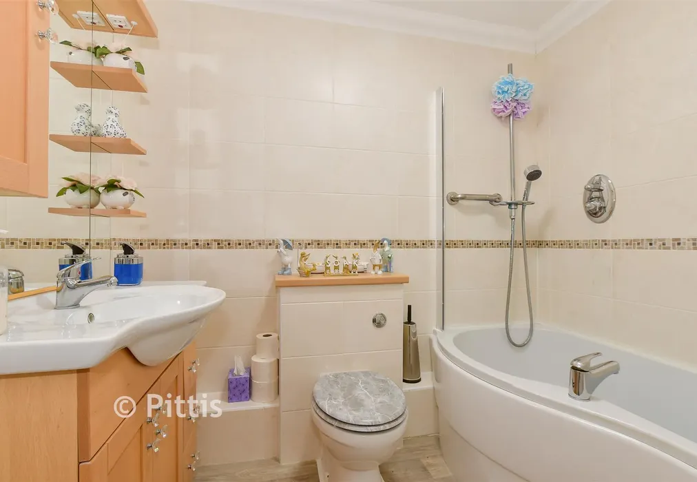Bathroom - Church Hill, Totland Bay, Isle of Wight - Wards of Kent