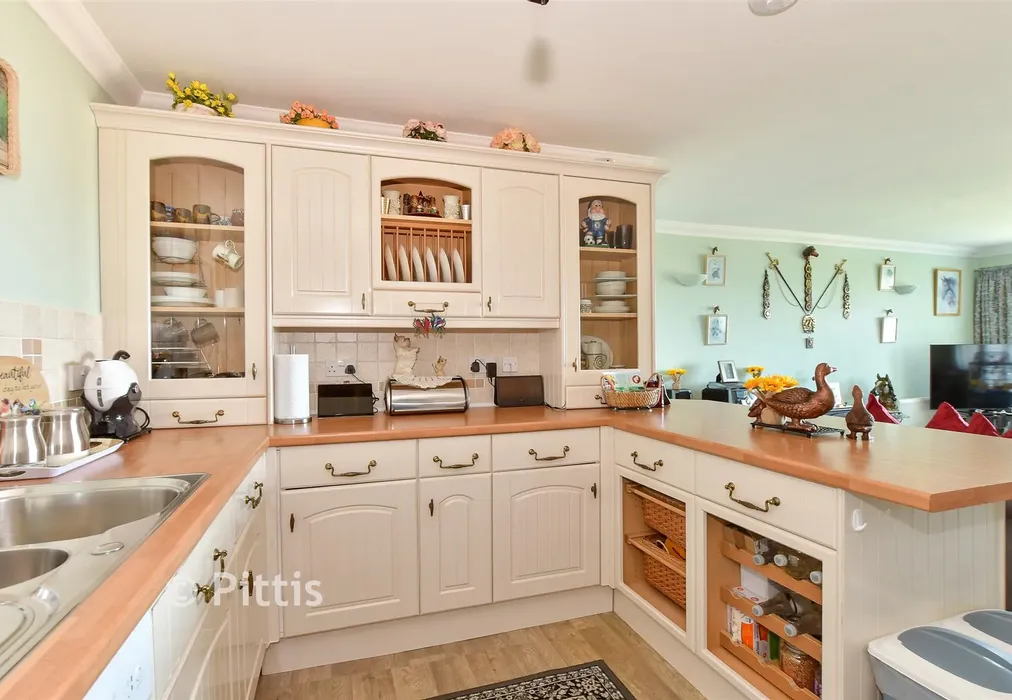 Kitchen/ Living Room - Church Hill, Totland Bay, Isle of Wight - Wards of Kent