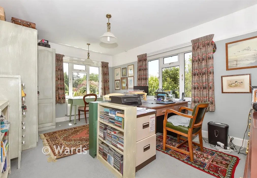 Bedroom 1 - Cherry Orchard, Tenterden, Kent - Wards of Kent