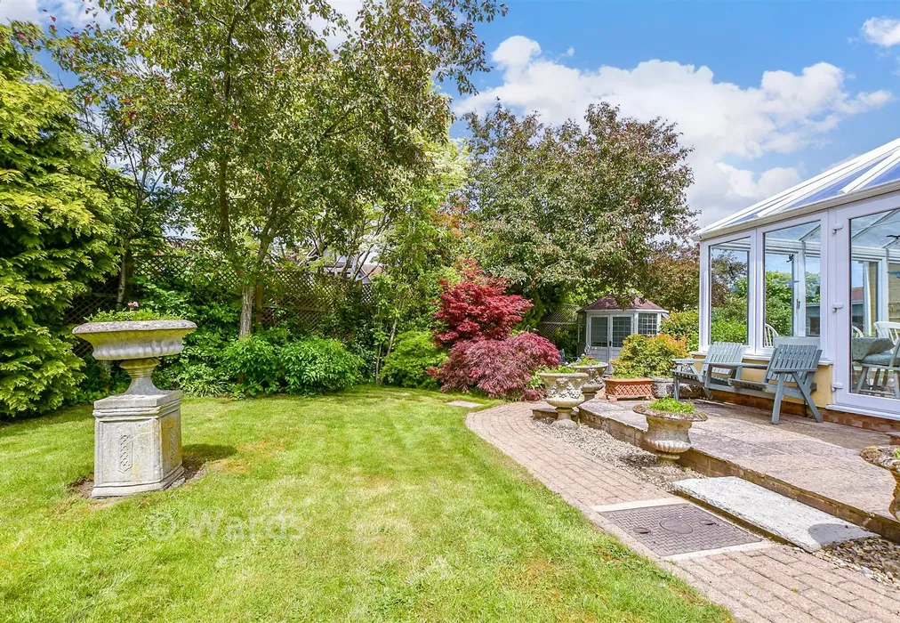 Rear Garden - Cherry Orchard, Tenterden, Kent - Wards of Kent