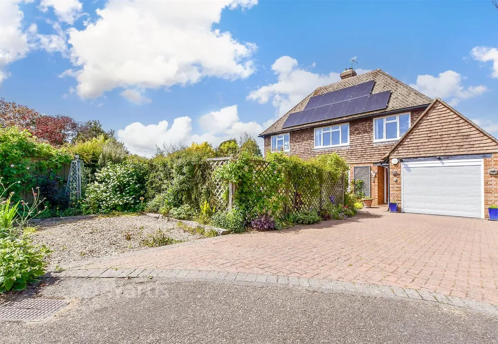 Driveway/Parking - Cherry Orchard, Tenterden, Kent - Wards of Kent