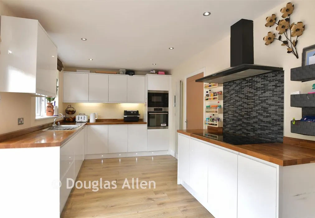 Kitchen/Dining Room - Hillview Avenue, Hornchurch, Essex - Wards of Kent