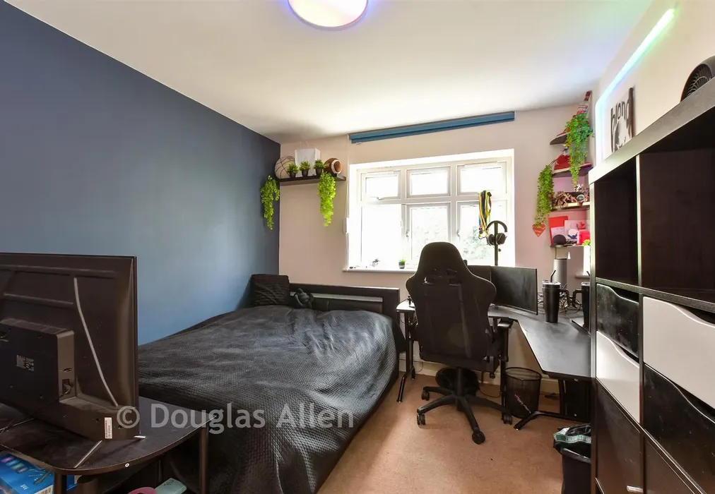 Bedroom 2 - Hillview Avenue, Hornchurch, Essex - Wards of Kent