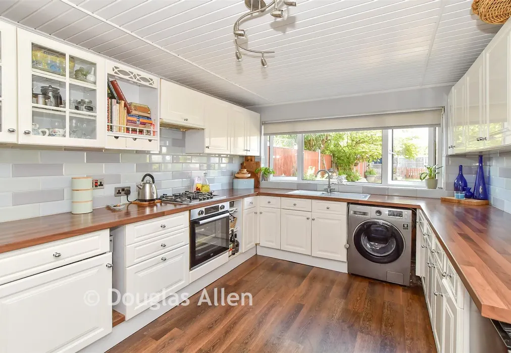 Kitchen - Sinclair Road, Chingford - Wards of Kent
