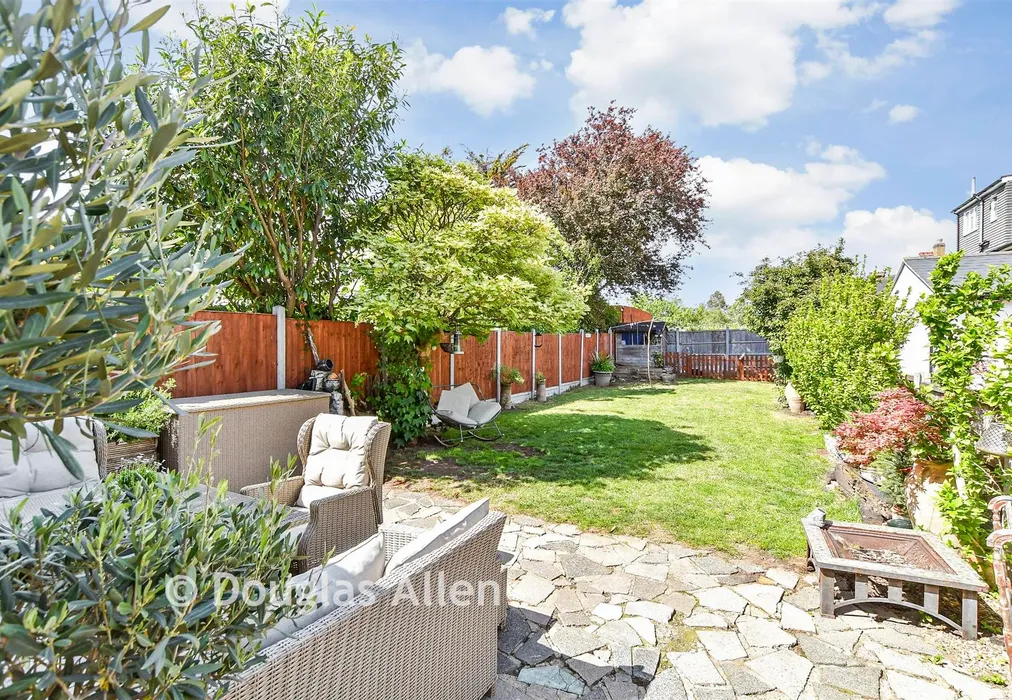 Rear Garden - Sinclair Road, Chingford - Wards of Kent