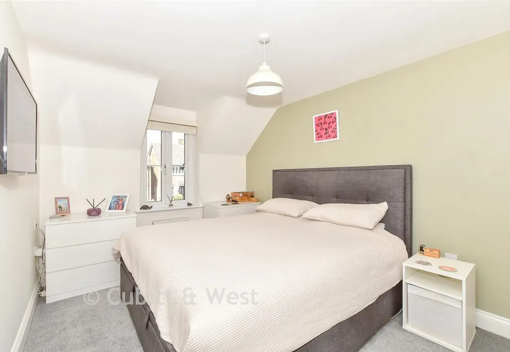 Bedroom 1 - Hambledon Road, Waterlooville, Hampshire - Wards of Kent