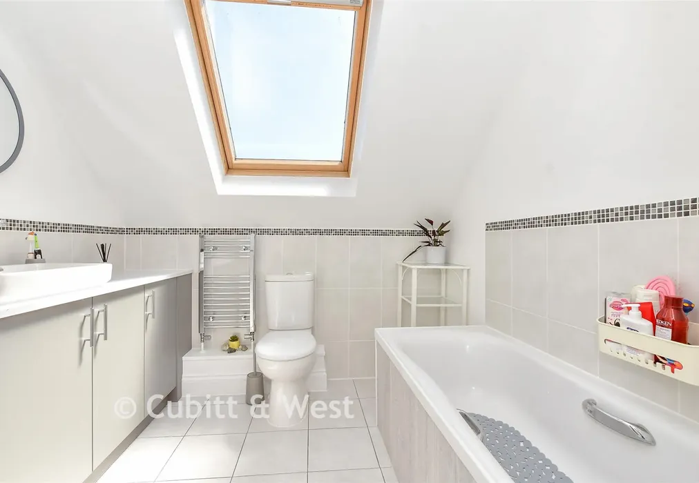 Bathroom - Hambledon Road, Waterlooville, Hampshire - Wards of Kent