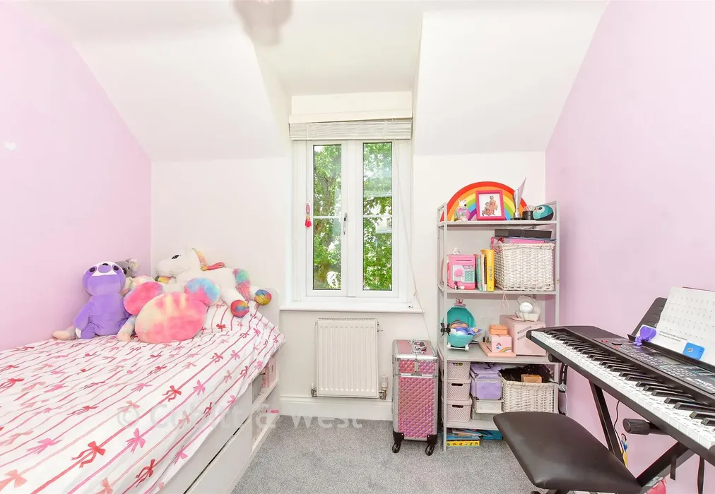 Bedroom 3 - Hambledon Road, Waterlooville, Hampshire - Wards of Kent