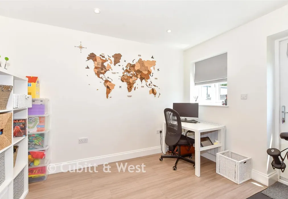 Office - Hambledon Road, Waterlooville, Hampshire - Wards of Kent