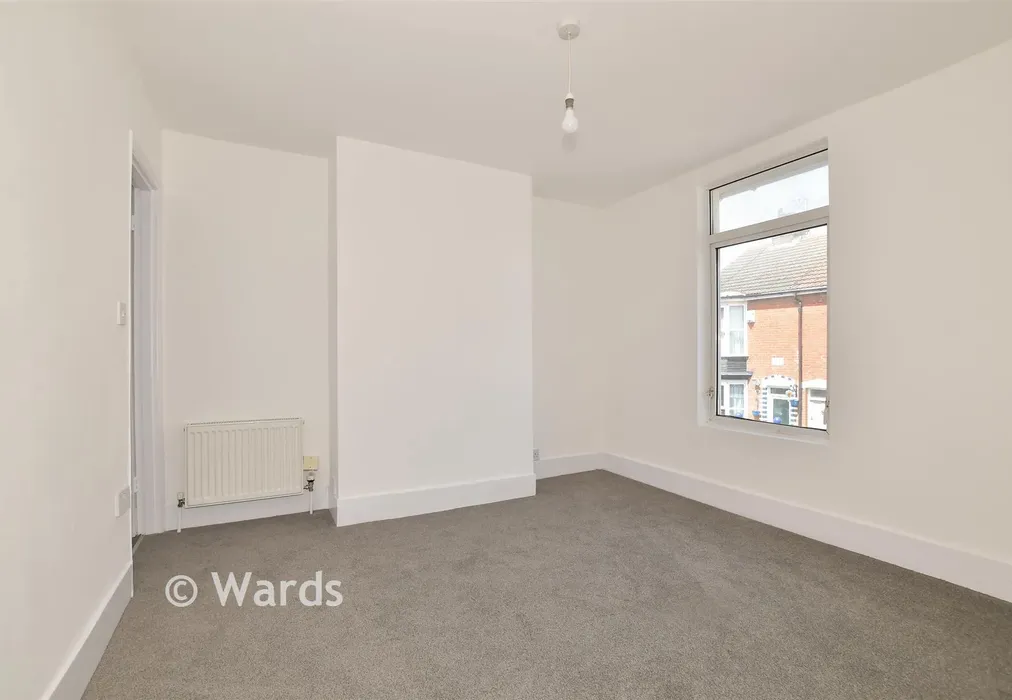 Bedroom 1 - Albert Street, Whitstable, Kent - Wards of Kent