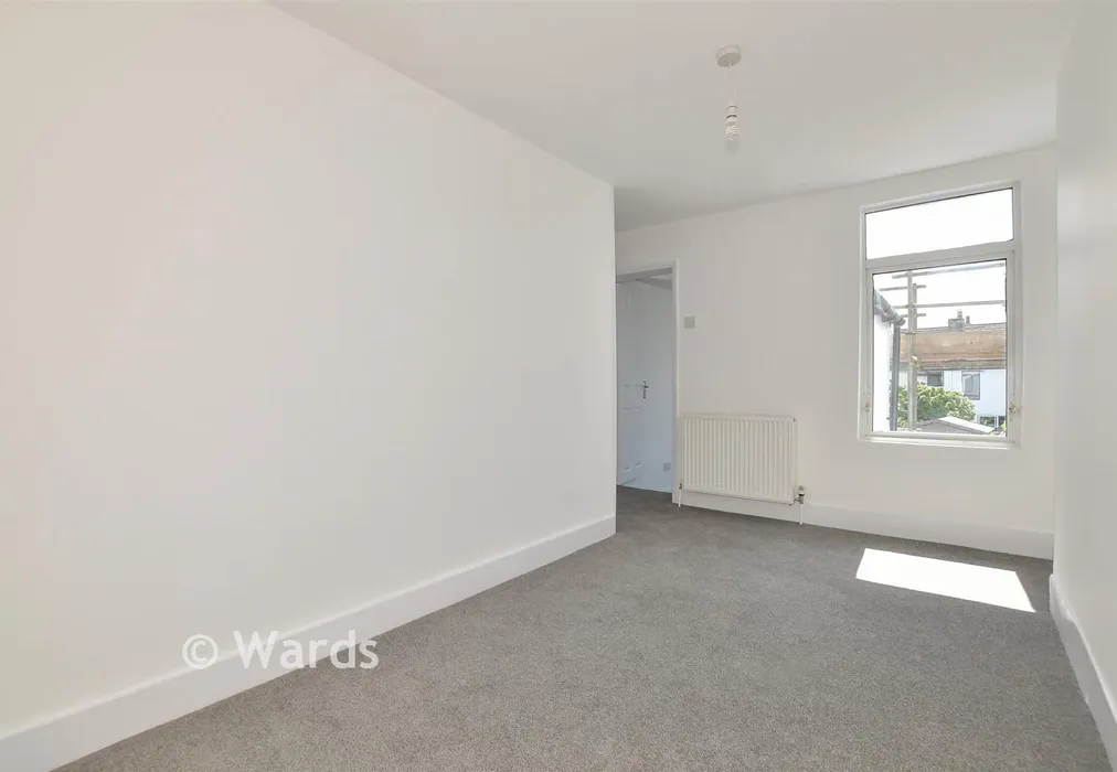 Dressing Room - Albert Street, Whitstable, Kent - Wards of Kent