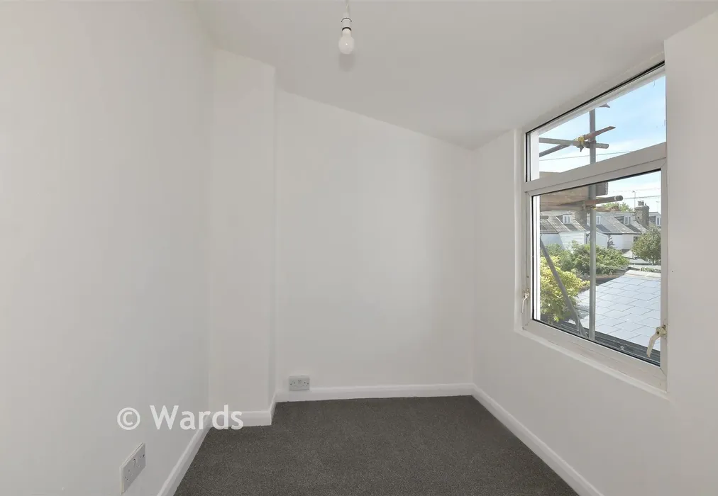 Bedroom 2 - Albert Street, Whitstable, Kent - Wards of Kent