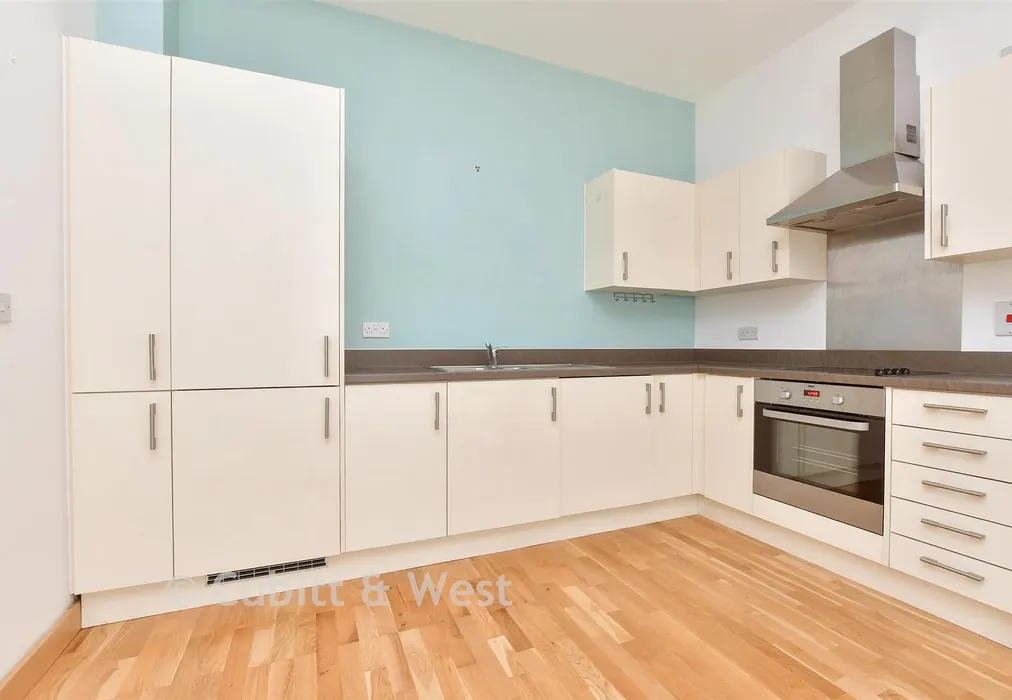 Lounge / Kitchen - Manor Road, Wallington, Surrey - Wards of Kent