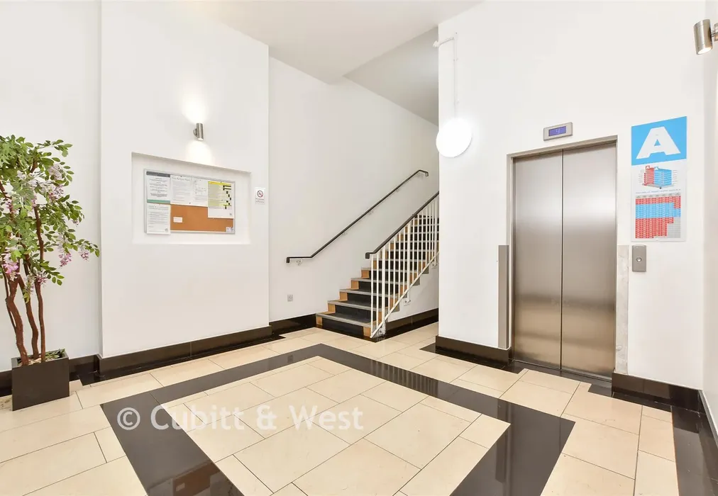 Internal Feature - Manor Road, Wallington, Surrey - Wards of Kent