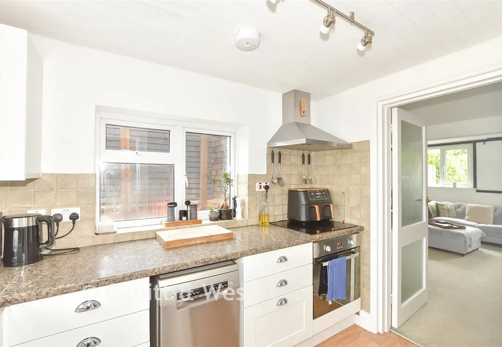 Kitchen - Fairhazel, Piltdown, Uckfield, East Sussex - Wards of Kent