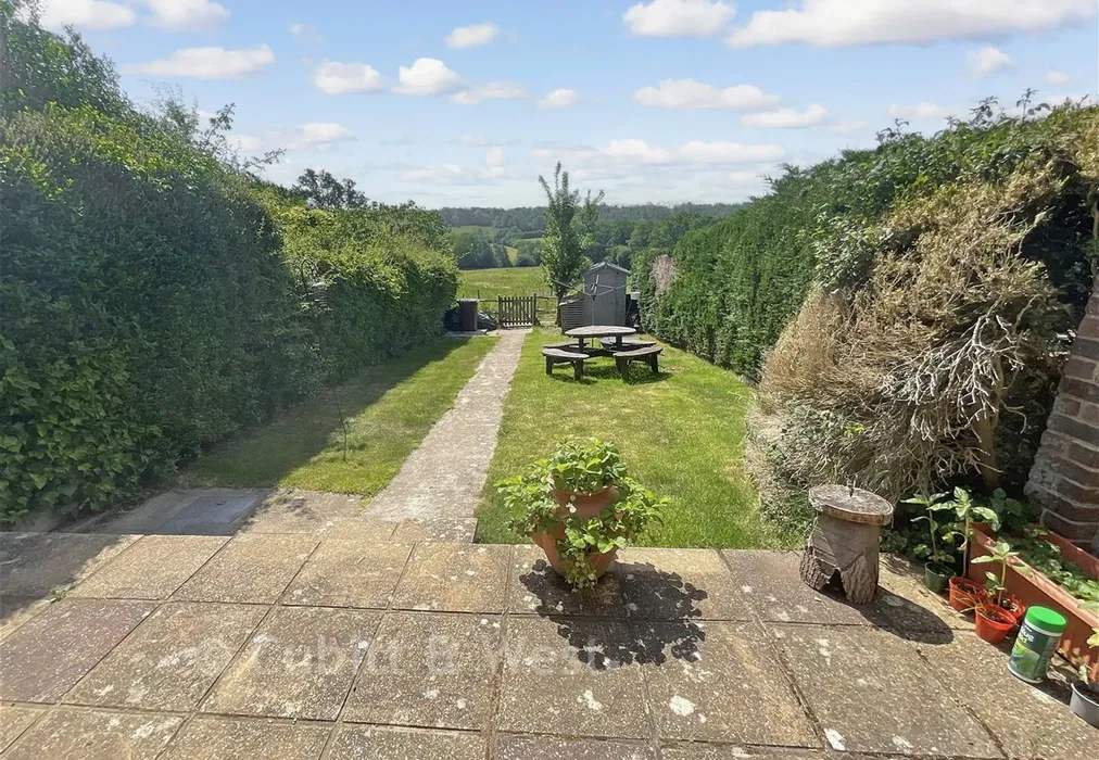 Garden - Fairhazel, Piltdown, Uckfield, East Sussex - Wards of Kent