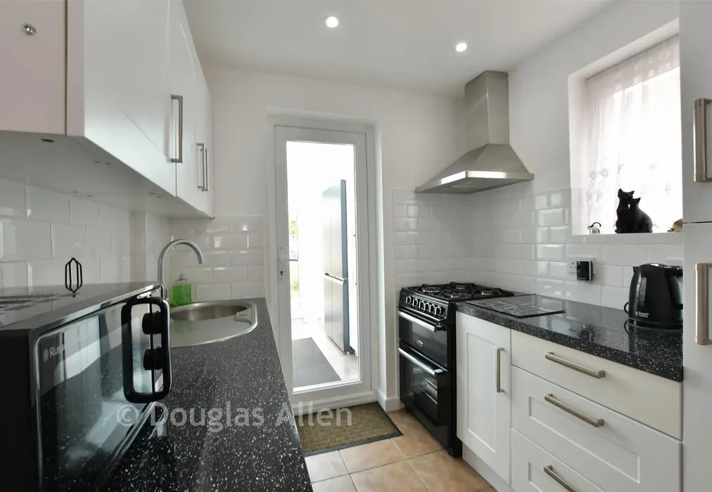 Kitchen - Laurel Avenue, Wickford, Essex - Wards of Kent
