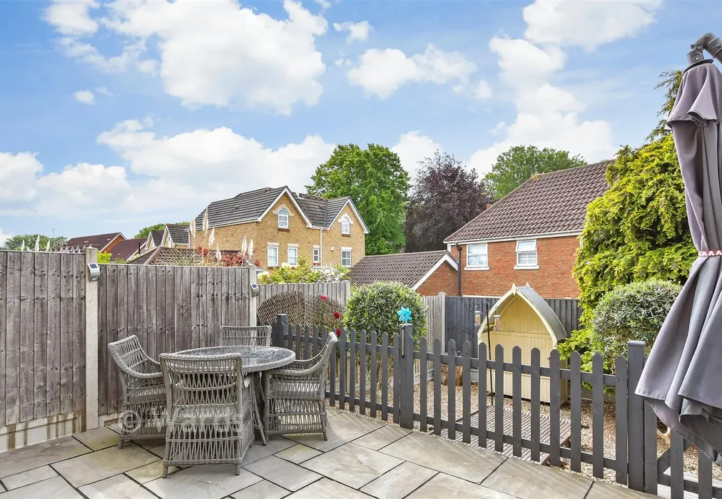 Rear Garden - Frobisher Way, Greenhithe, Kent - Wards of Kent