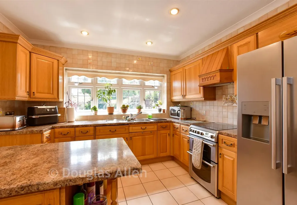 Kitchen/Dining Room - Oreston Road, Rainham, Essex - Wards of Kent