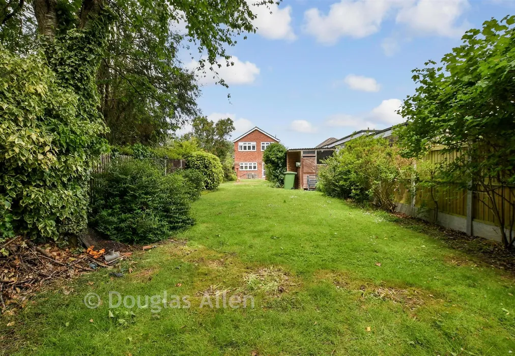 Rear Garden - Oreston Road, Rainham, Essex - Wards of Kent