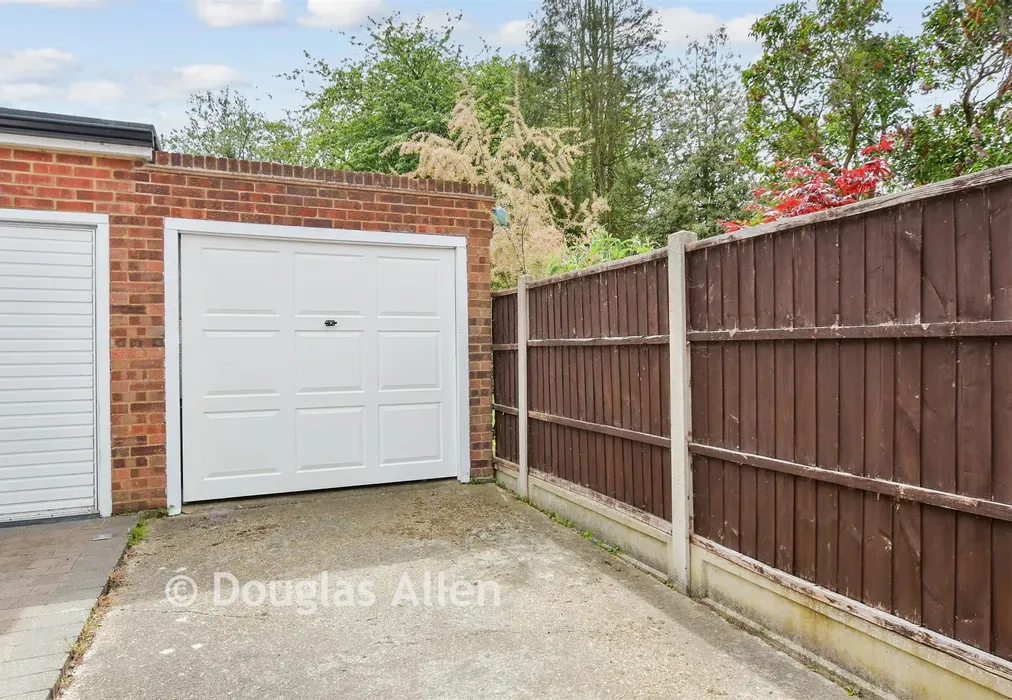 Garage - Oreston Road, Rainham, Essex - Wards of Kent