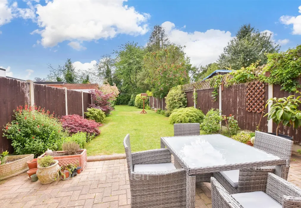 Rear Garden - Oreston Road, Rainham, Essex - Wards of Kent
