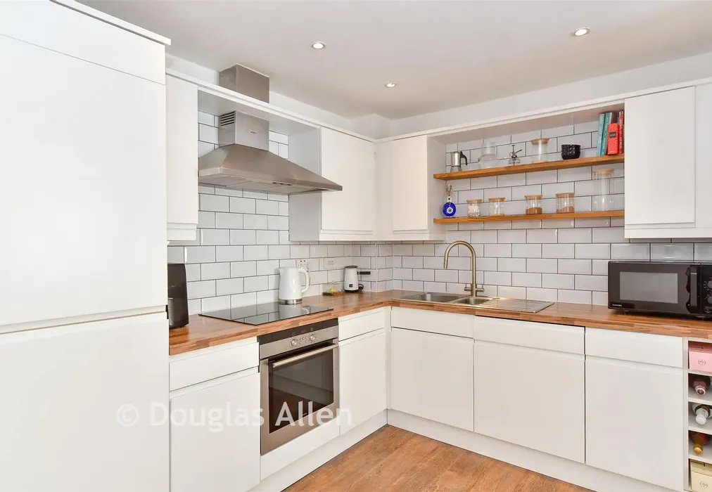 Lounge/Diner/Kitchen - Hemnall Street, Epping, Essex - Wards of Kent