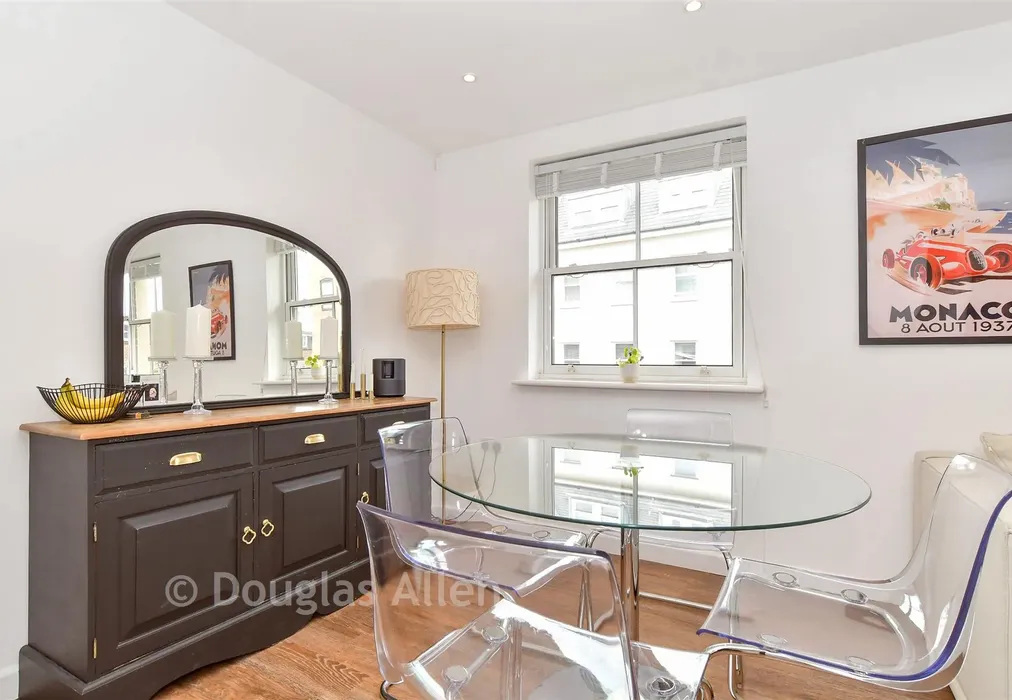Lounge/Diner/Kitchen - Hemnall Street, Epping, Essex - Wards of Kent