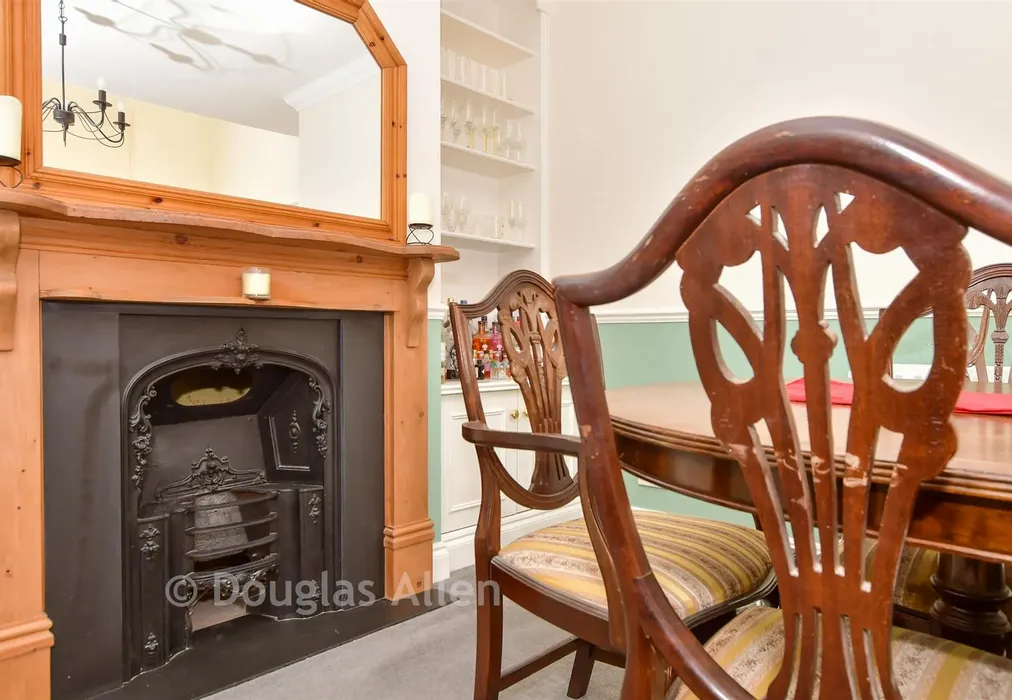 Internal Lifestyle Photograph - Townmead Road, Waltham Abbey, Essex - Wards of Kent