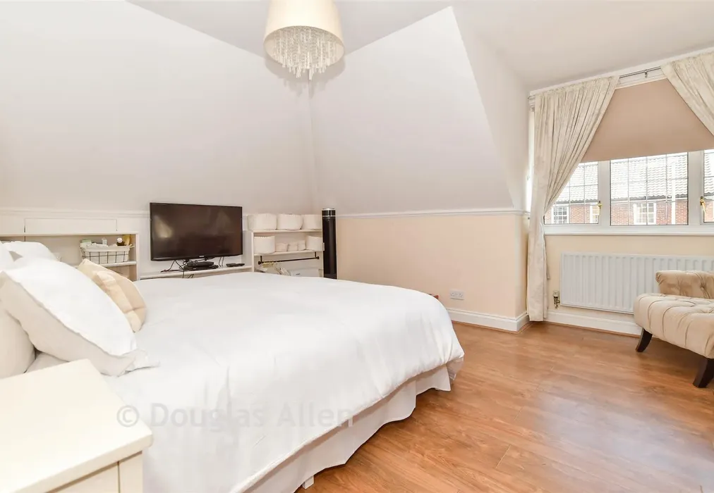 Bedroom 2 - Townmead Road, Waltham Abbey, Essex - Wards of Kent