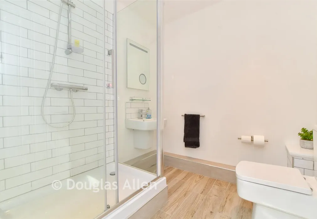 Annexe Shower Room - Townmead Road, Waltham Abbey, Essex - Wards of Kent