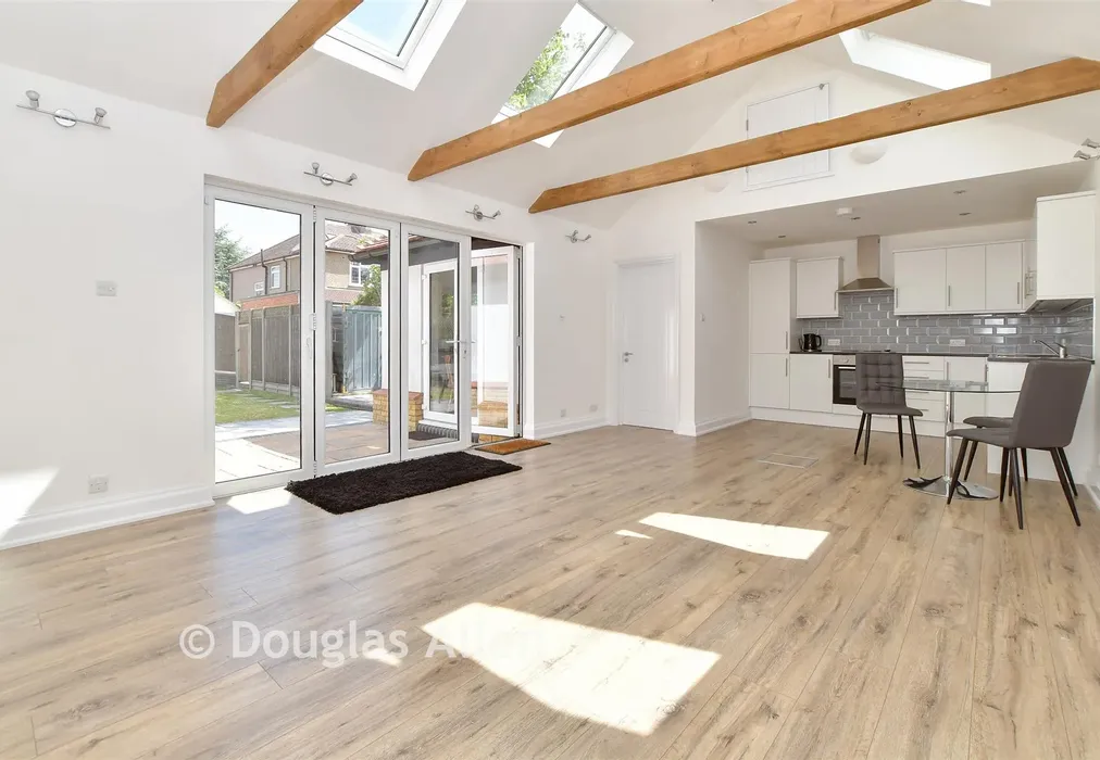 Annexe Living Area - Townmead Road, Waltham Abbey, Essex - Wards of Kent