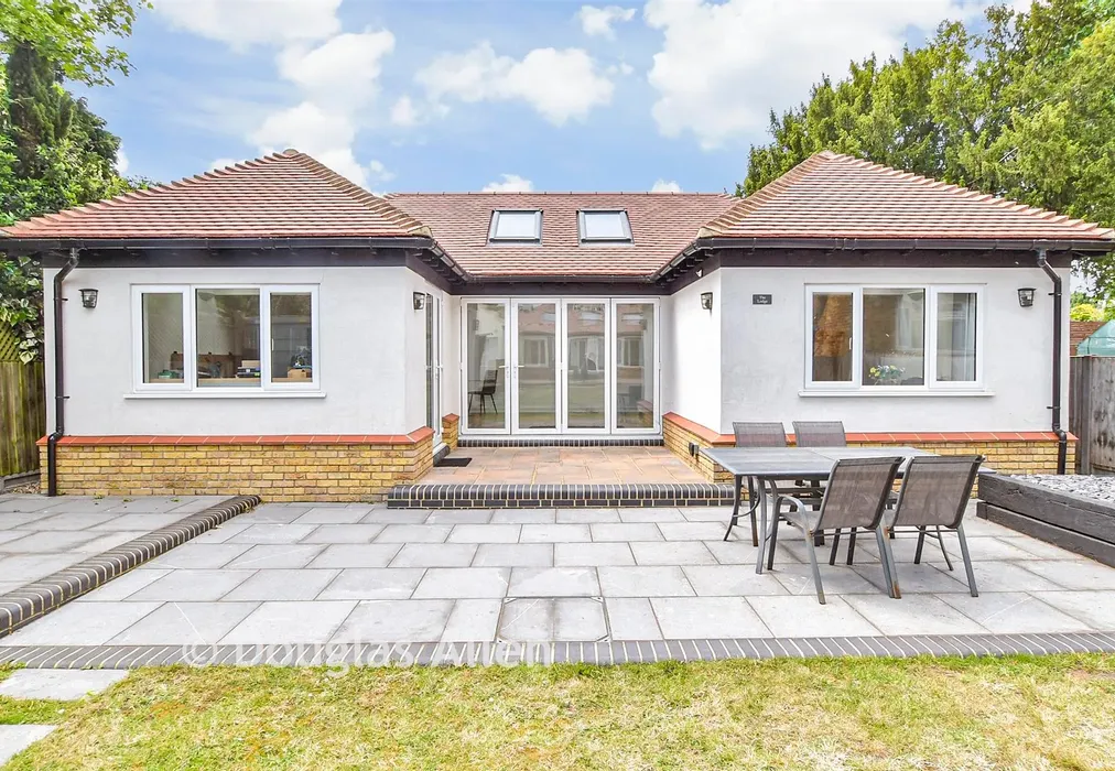 Annexe - Townmead Road, Waltham Abbey, Essex - Wards of Kent