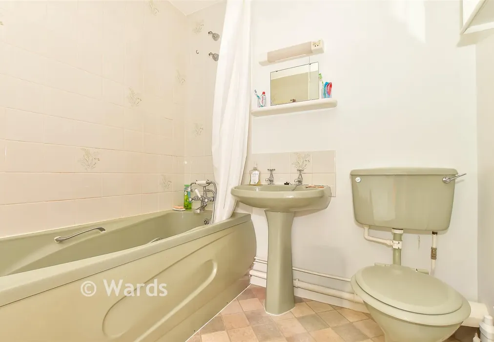 Bathroom - Church Road, Paddock Wood, Tonbridge, Kent - Wards of Kent