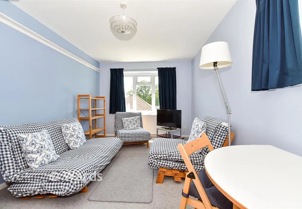 Lounge - Church Road, Paddock Wood, Tonbridge, Kent - Wards of Kent
