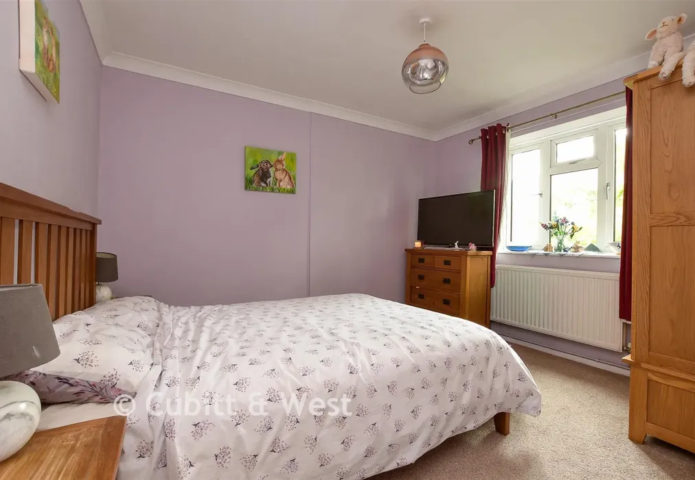 Bedroom 2 - Radstock Way, Merstham, Surrey - Wards of Kent