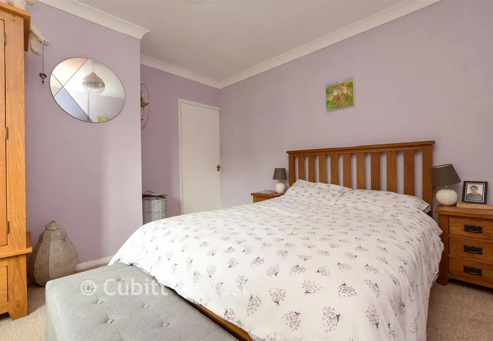 Bedroom 2 - Radstock Way, Merstham, Surrey - Wards of Kent