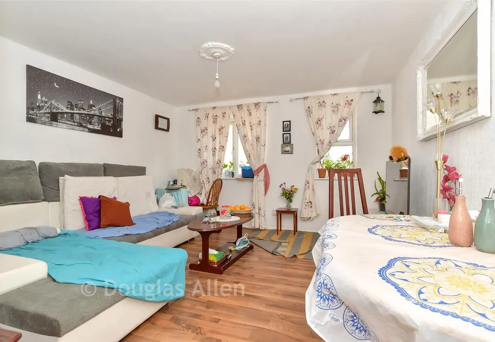 Lounge/Diner - Butteridges Close, Dagenham, Essex - Wards of Kent