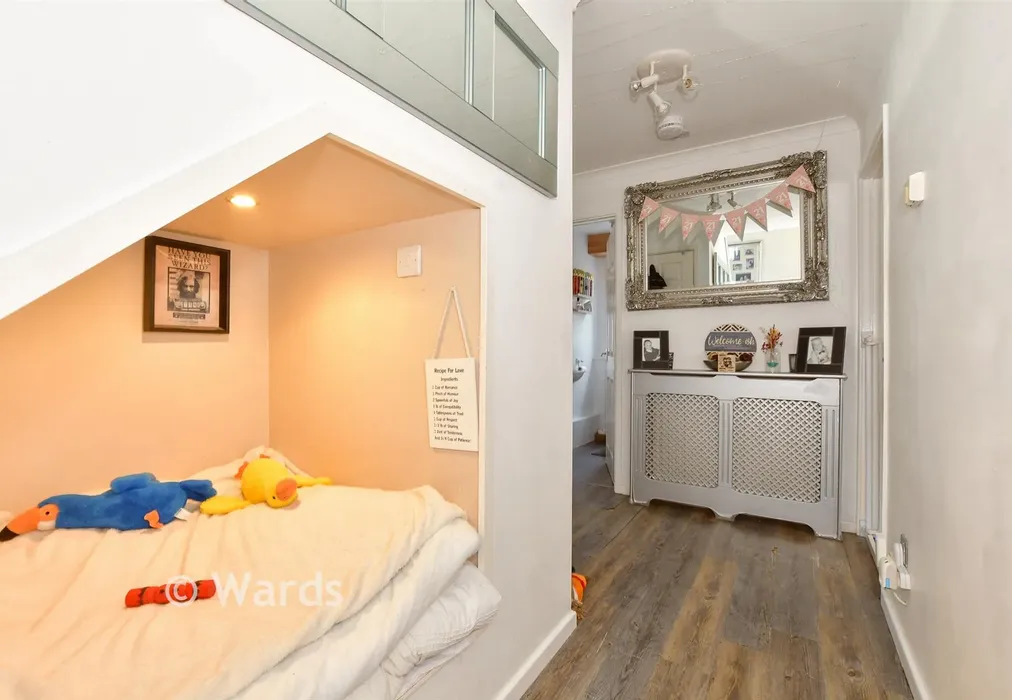 Hallway - Peartree Road, Herne Bay, Kent - Wards of Kent