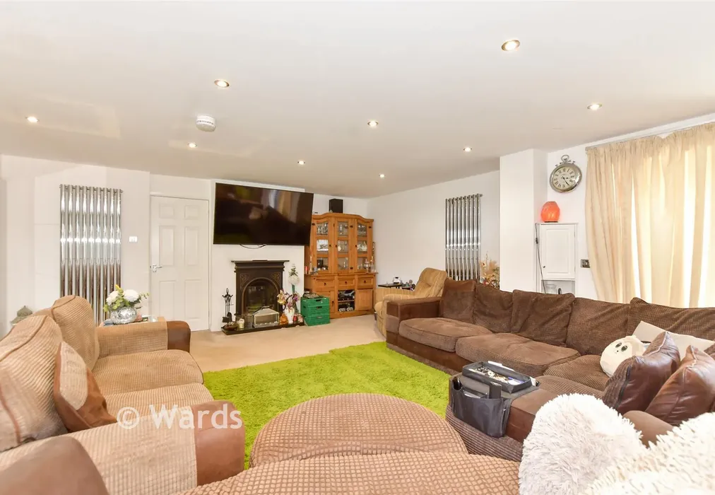 Lounge - Peartree Road, Herne Bay, Kent - Wards of Kent
