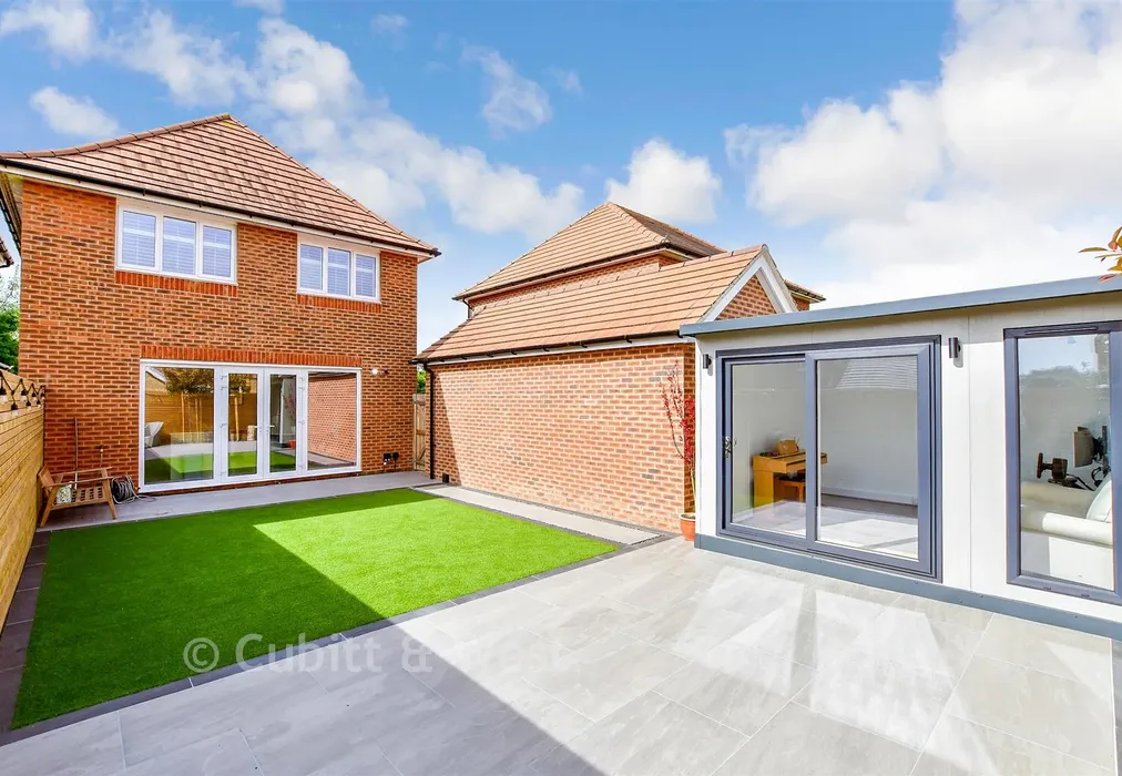 Rear Garden - Fennel Drive, Chichester, West Sussex - Wards of Kent