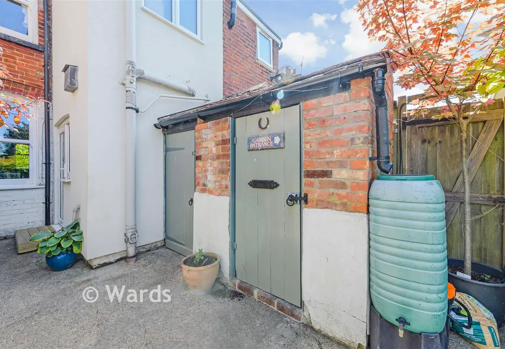 Workshop/Outbuildings - Noahs Ark, Kemsing, Sevenoaks, Kent - Wards of Kent