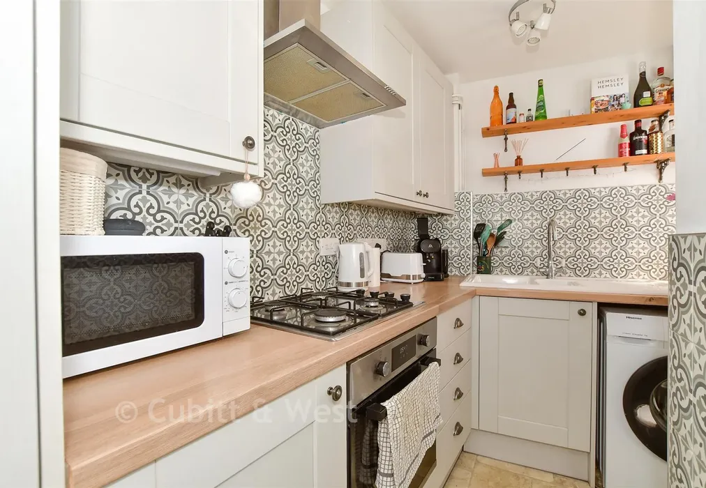 Kitchen - Church Street, Dorking, Surrey - Wards of Kent